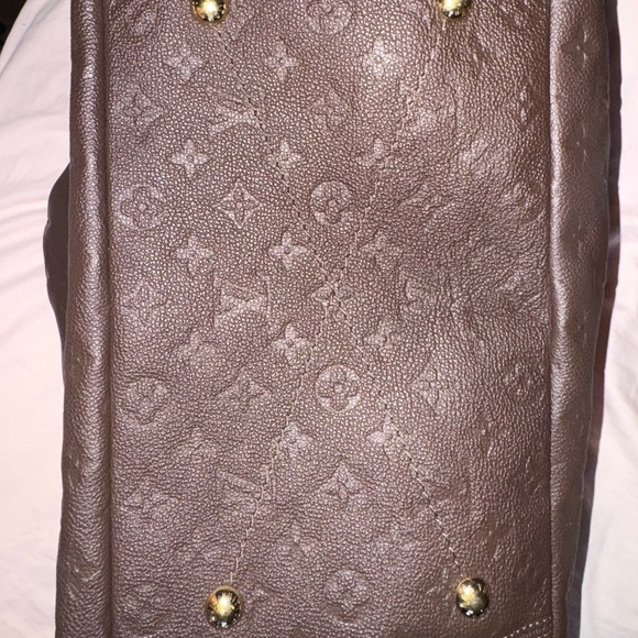 Artsy MM Louis Vuitton  - barely used , comes with box - Picture 9 of 12